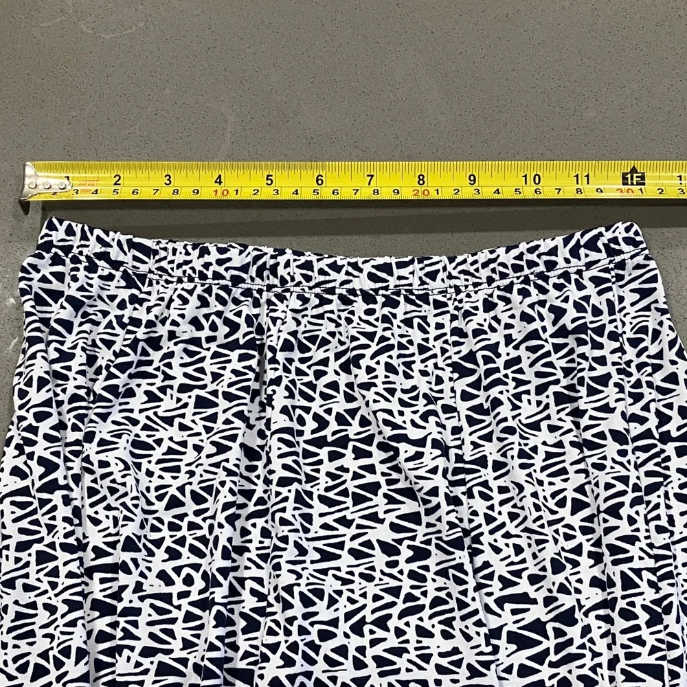 Chic Black and White A-Line Skirt - Picture 7 of 7